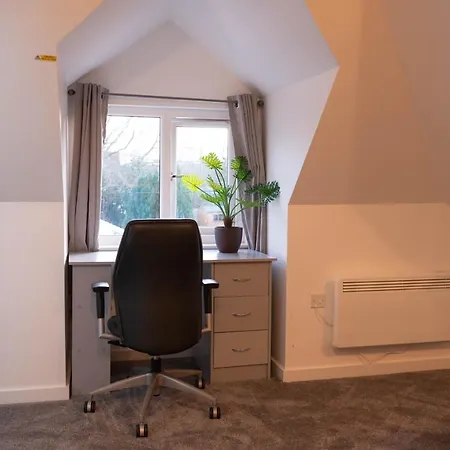 Walnut Flats-F4, 2-Bedroom With Ensuite - Parking, Netflix, Wifi - Close To Oxford, Bicester & Blenheim Palace Kidlington Esterno foto