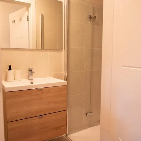 Walnut Flats-F4, 2-Bedroom With Ensuite - Parking, Netflix, Wifi - Close To Oxford, Bicester & Blenheim Palace Kidlington Esterno foto