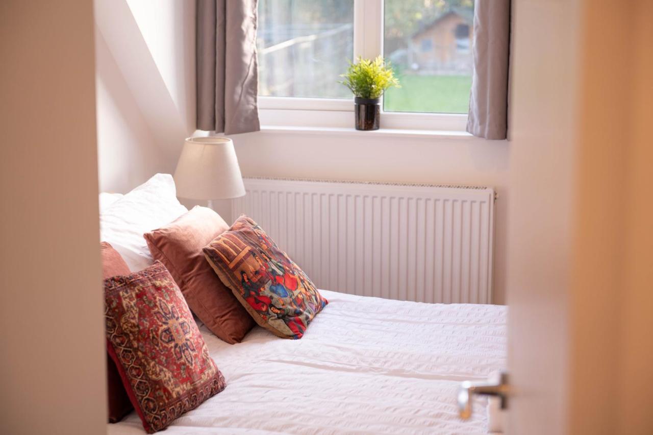 Walnut Flats: Cozy 2-bedroom Near Oxford With Netflix & Parking Kidlington