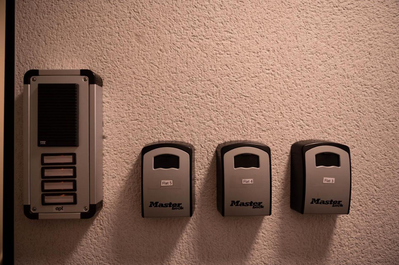 Walnut Flats: Cozy 2-bedroom Near Oxford With Netflix & Parking