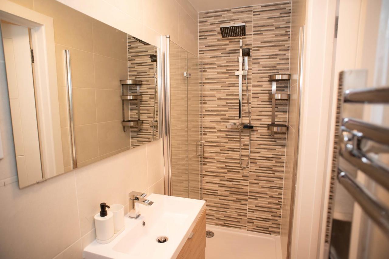 Walnut Flats: Cozy 2-bedroom Near Oxford With Netflix & Parking *